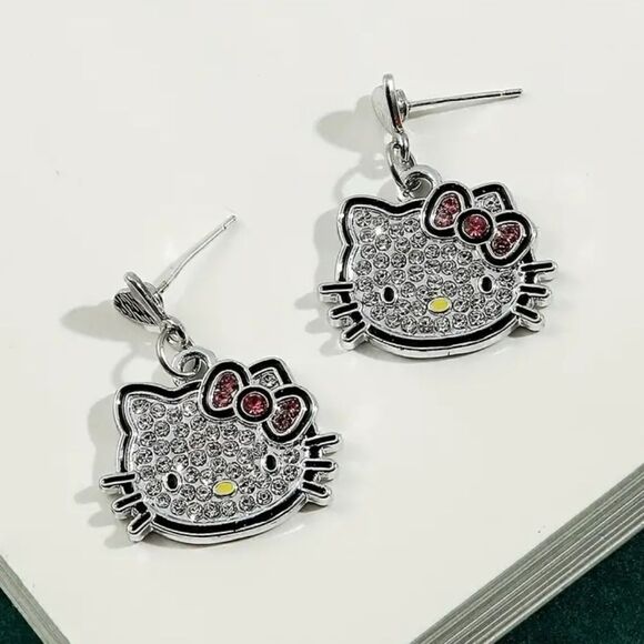 HELLO KITTY SILVER EARRINGS - Picture 5 of 5